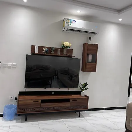 شقة رواق اربع غرف نوم بصالة انيقة-2